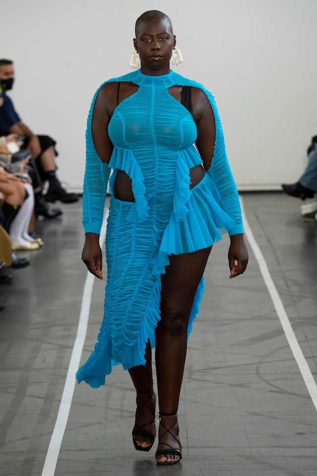 DressUndress 18