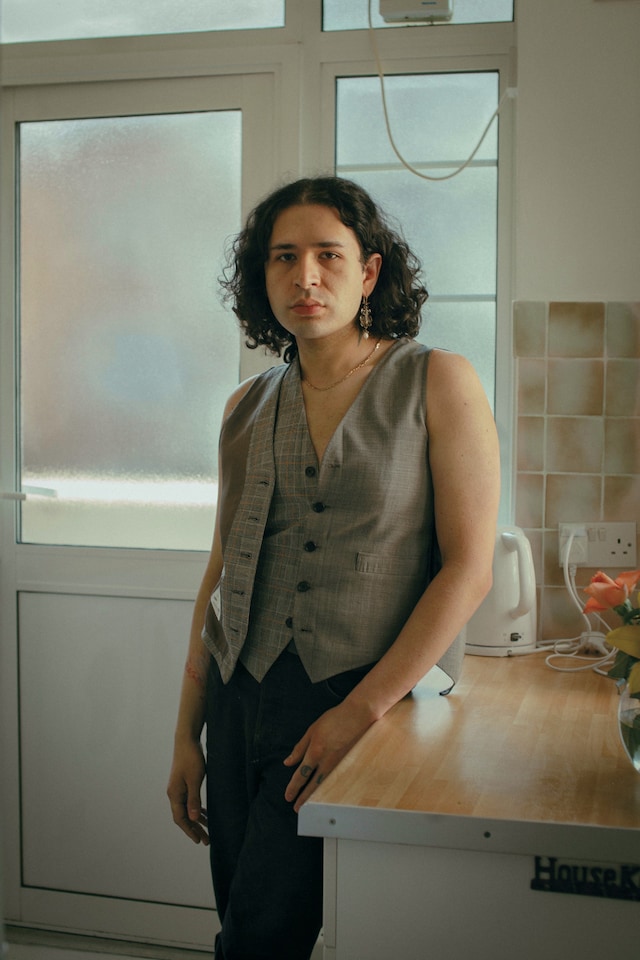 Paola Vivas, “Alonso Gaytan”, Espacio Latino (2022) 7