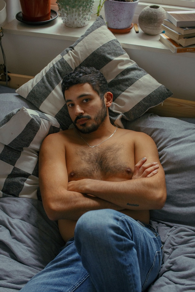 Paola Vivas, “Roberto Tovar”, Espacio Latino (2022) 9