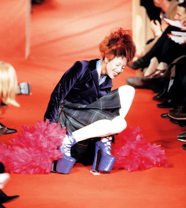 Naomi Campbell fashion week fall Vivienne Westwood 1993