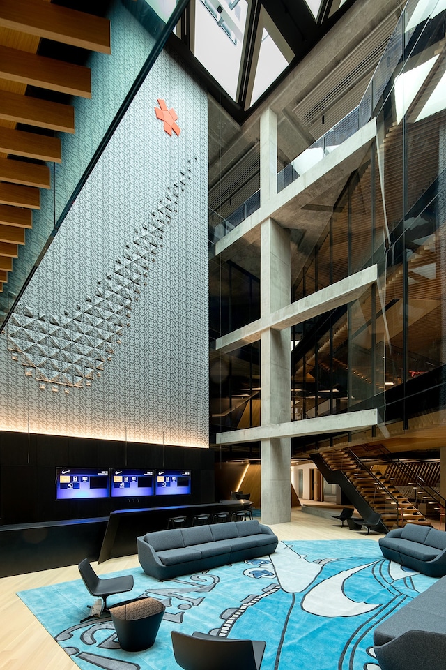 nike_serena-williams-building_08_swoosh-asterisk &#169; 8