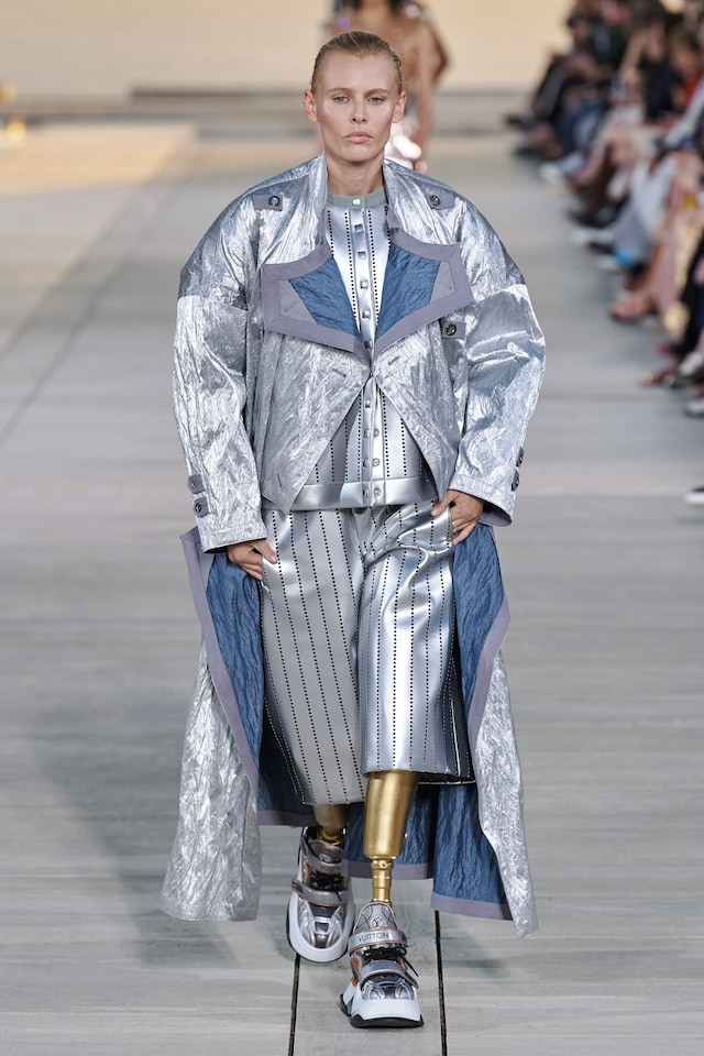Louis Vuitton Cruise 2022 12