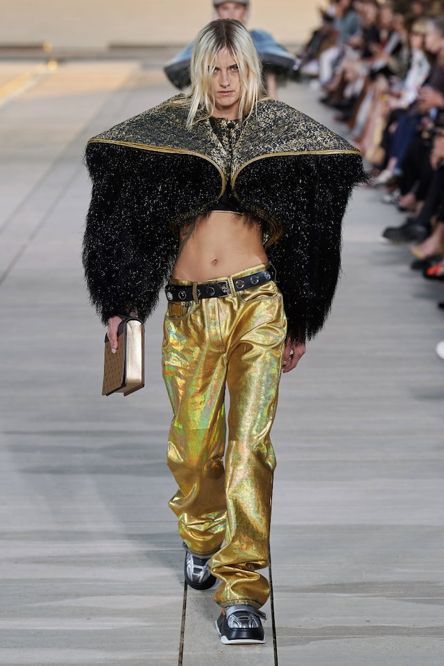 Louis Vuitton Cruise 2022 14