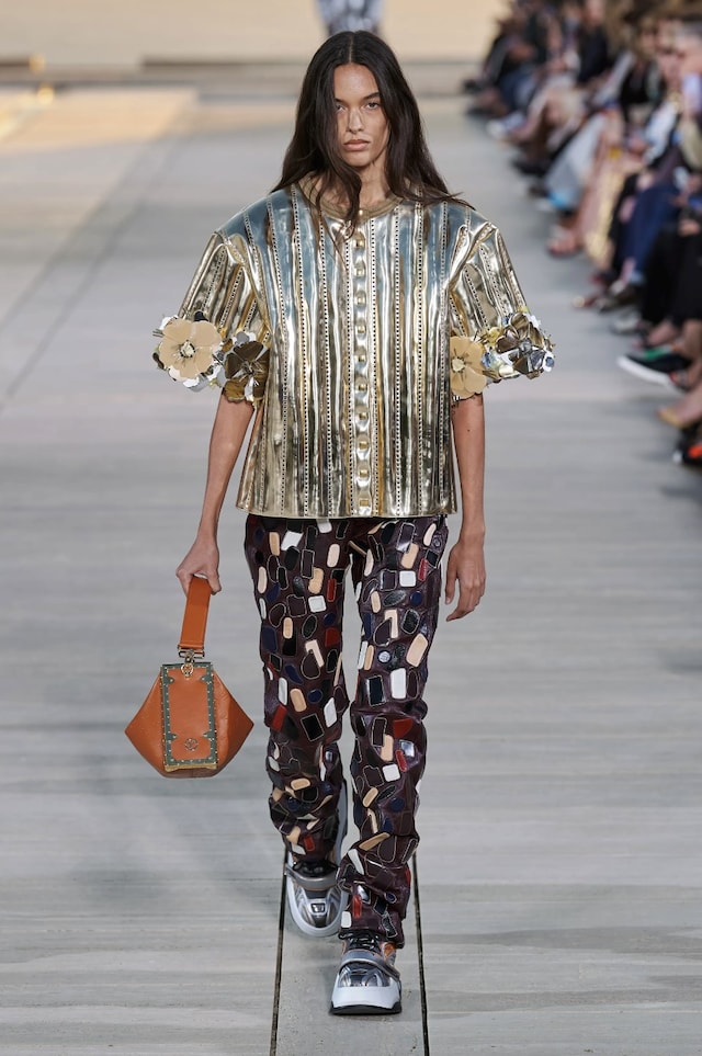 Louis Vuitton Cruise 2022 16