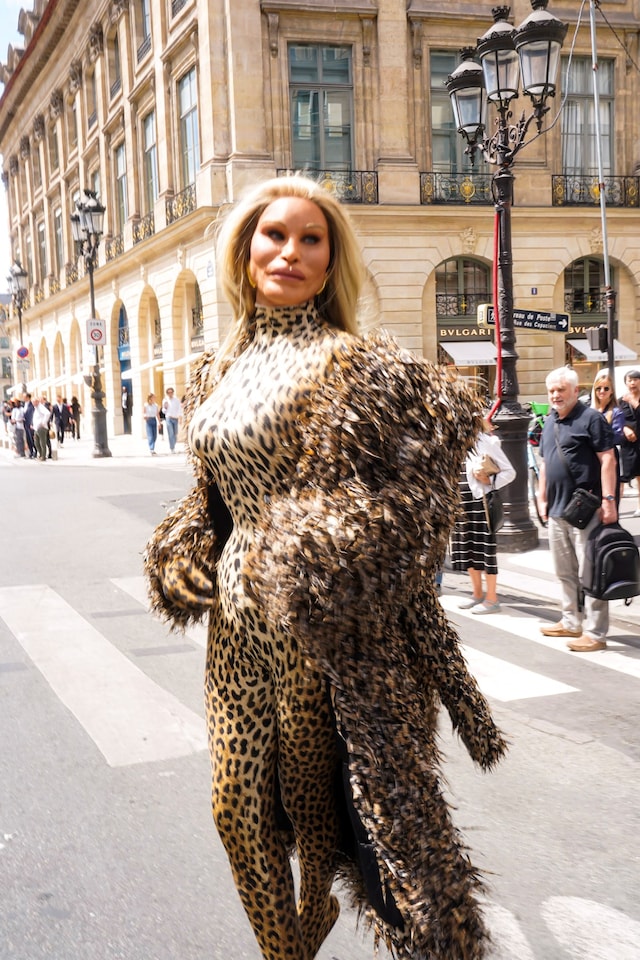 Alexis Stone as Jocelyn Wildenstein at Balenciaga Couture 2
