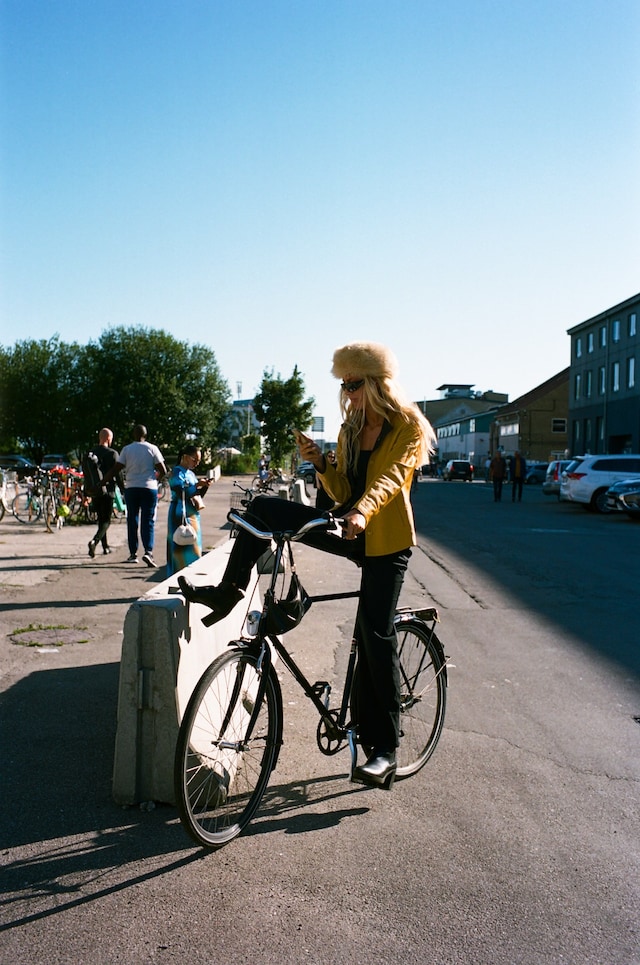 Copenhagen Street Style Fashion Week SS23 27