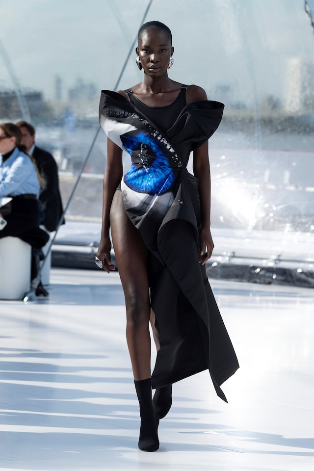 Alexander McQueen SS23 1