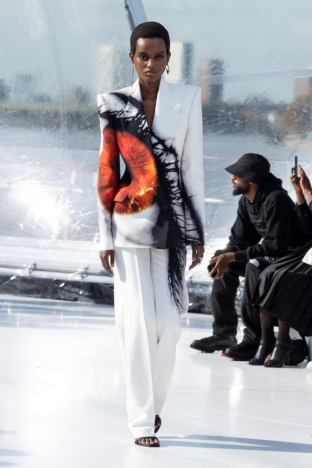 Alexander McQueen SS23 16