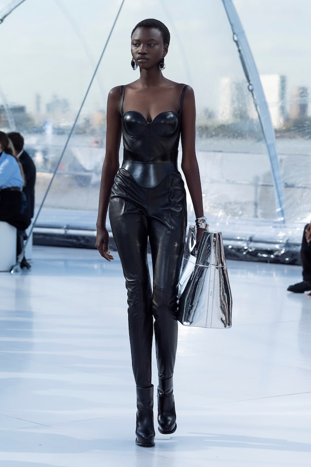Alexander McQueen SS23 27