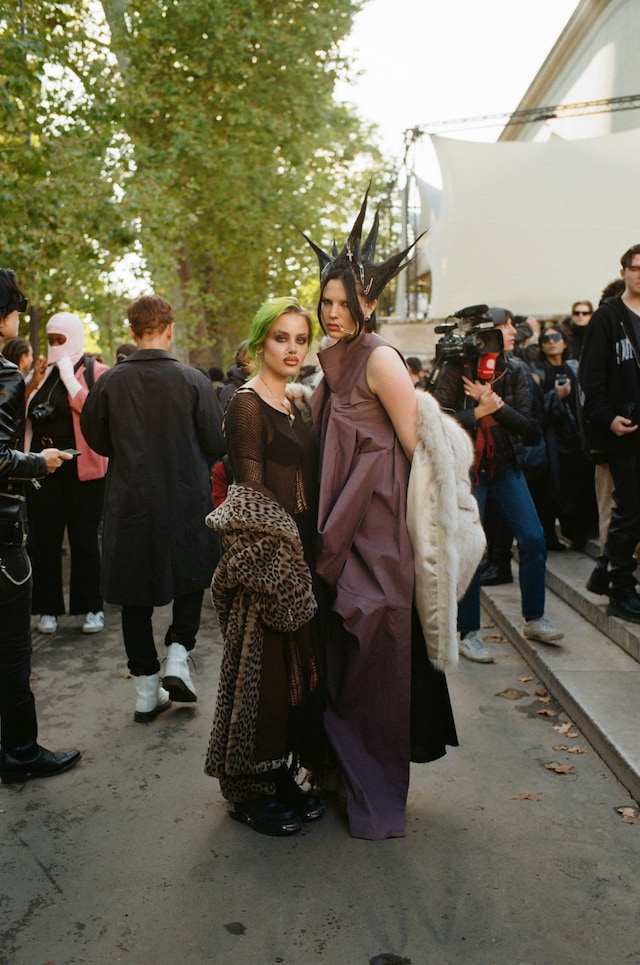 Street Style: Paris Fashion Week SS23 18