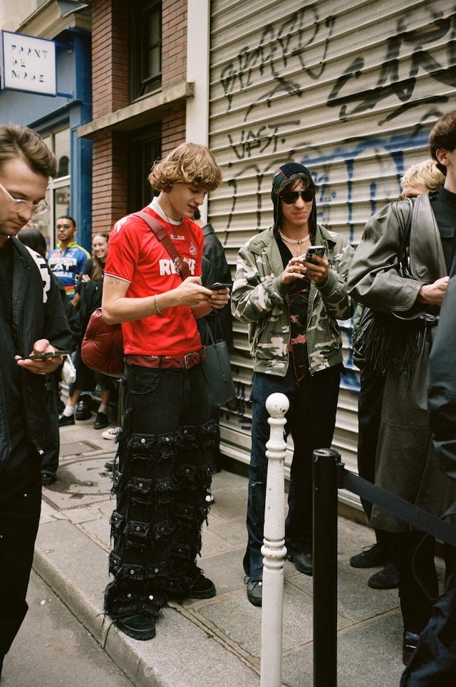 Street Style: Paris Fashion Week SS23 29