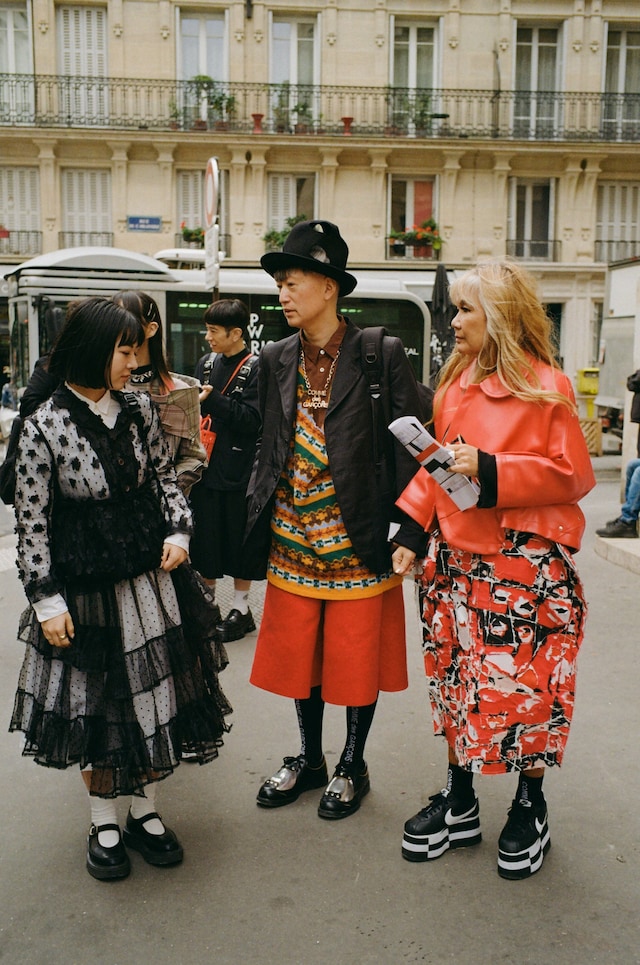 Street Style: Paris Fashion Week SS23 36