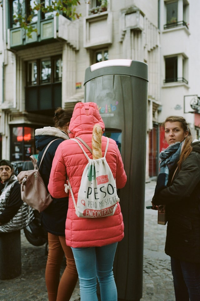 Street Style: Paris Fashion Week SS23 3
