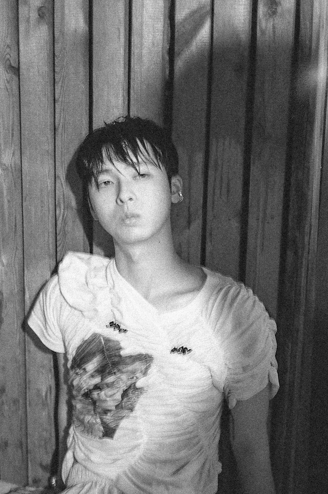 Kanmin Kim, Private Affairs in a Public Bathhouse 9