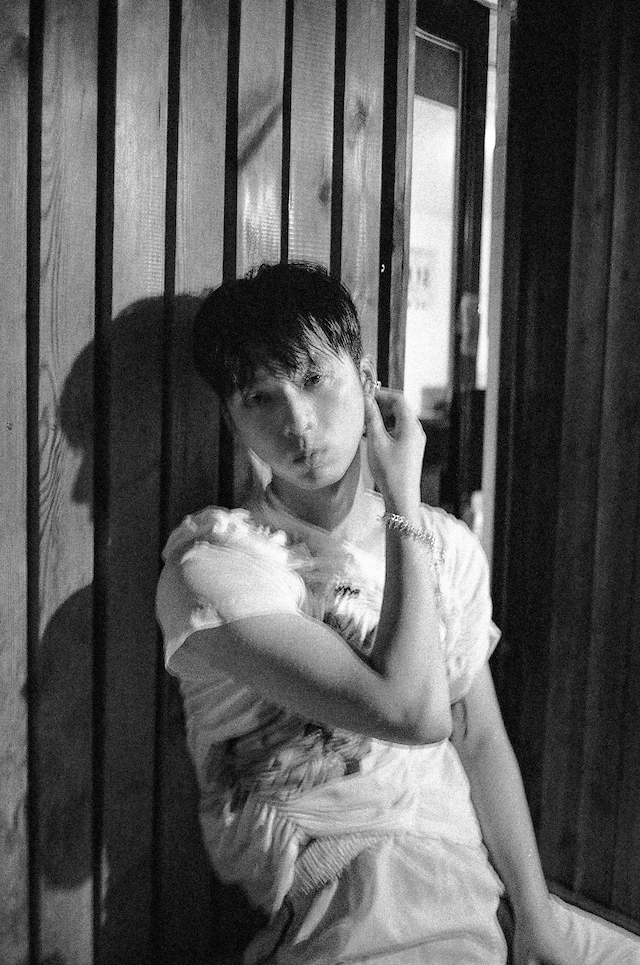 Kanmin Kim, Private Affairs in a Public Bathhouse 11