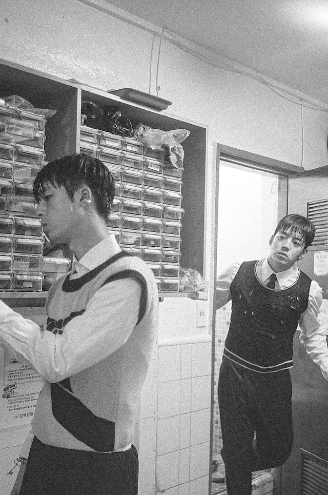 Kanmin Kim, Private Affairs in a Public Bathhouse 15