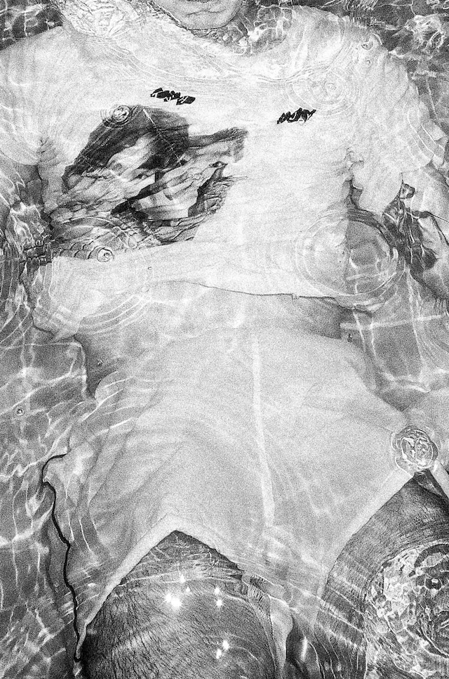 Kanmin Kim, Private Affairs in a Public Bathhouse 17
