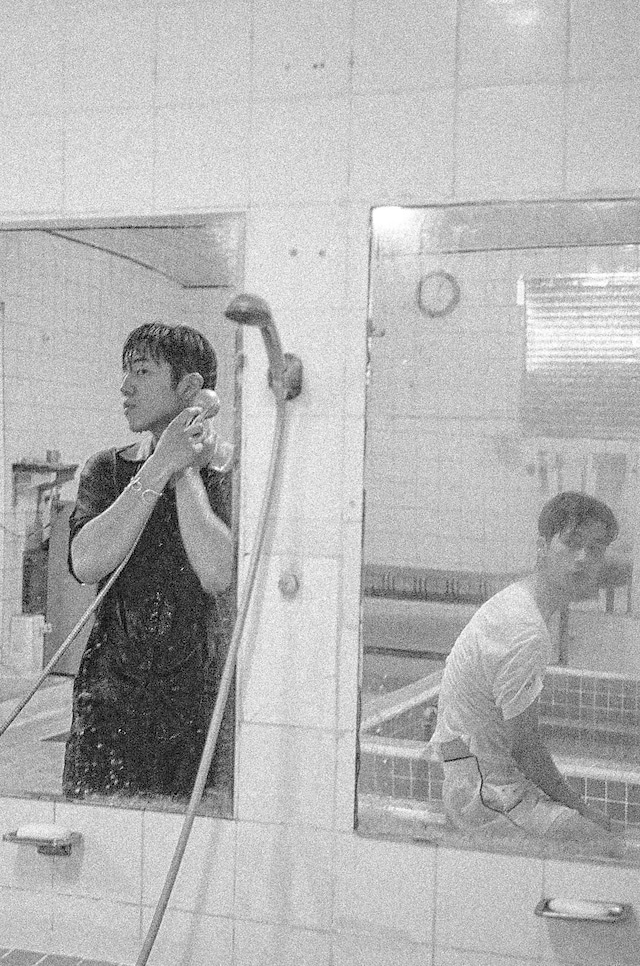 Kanmin Kim, Private Affairs in a Public Bathhouse 23
