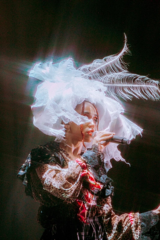 The Making of Magdalene fka twigs dazed fragrance 9