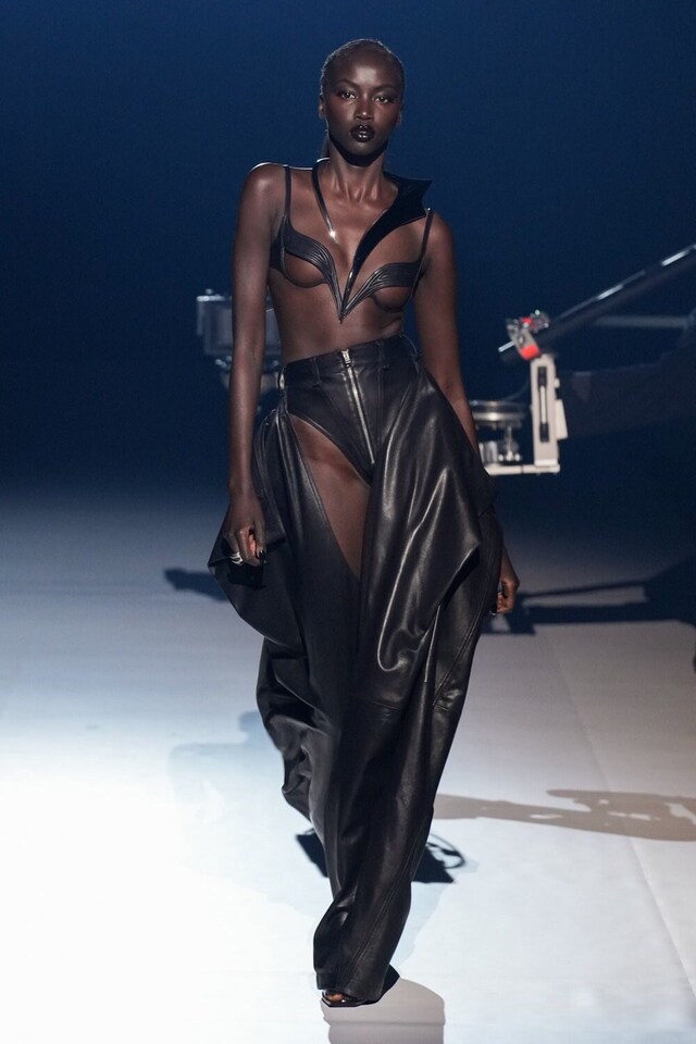 Mugler AW23 11