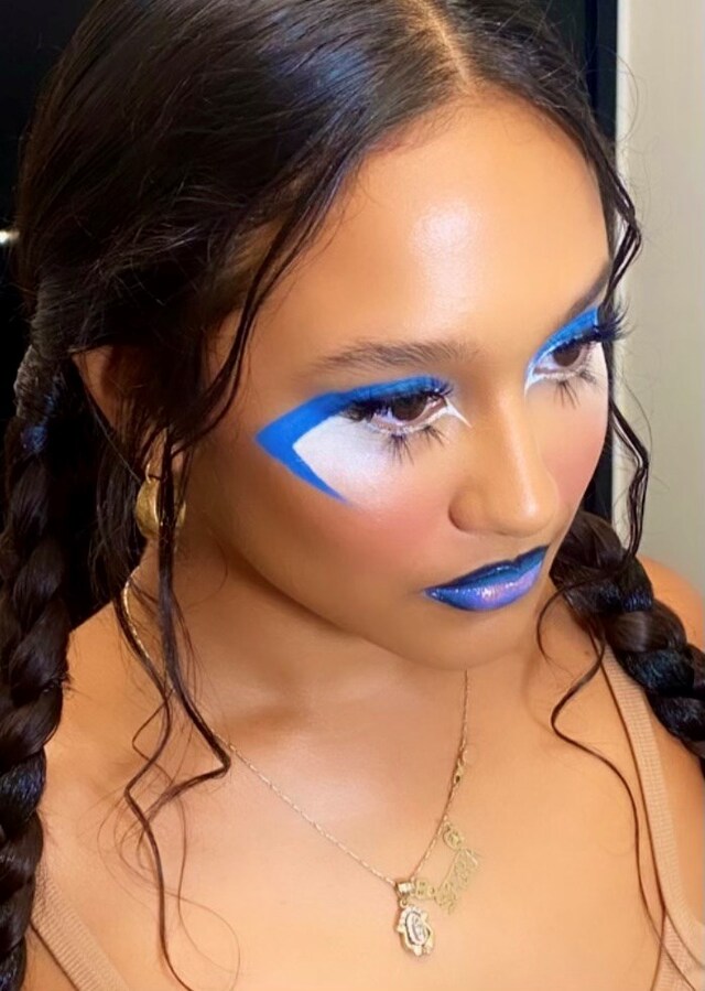 Selena Ruiz make-up artist 12