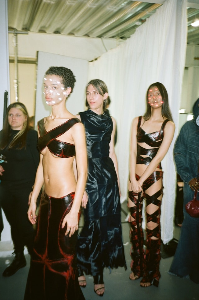LFW extras 34