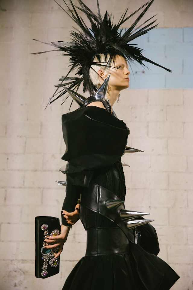 Moschino AW23 Jeremy Scott aristo-punks 2