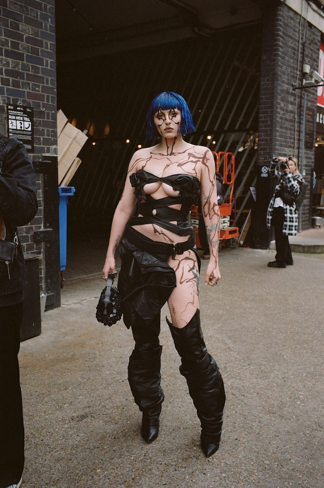 AW23 London Street Style 24