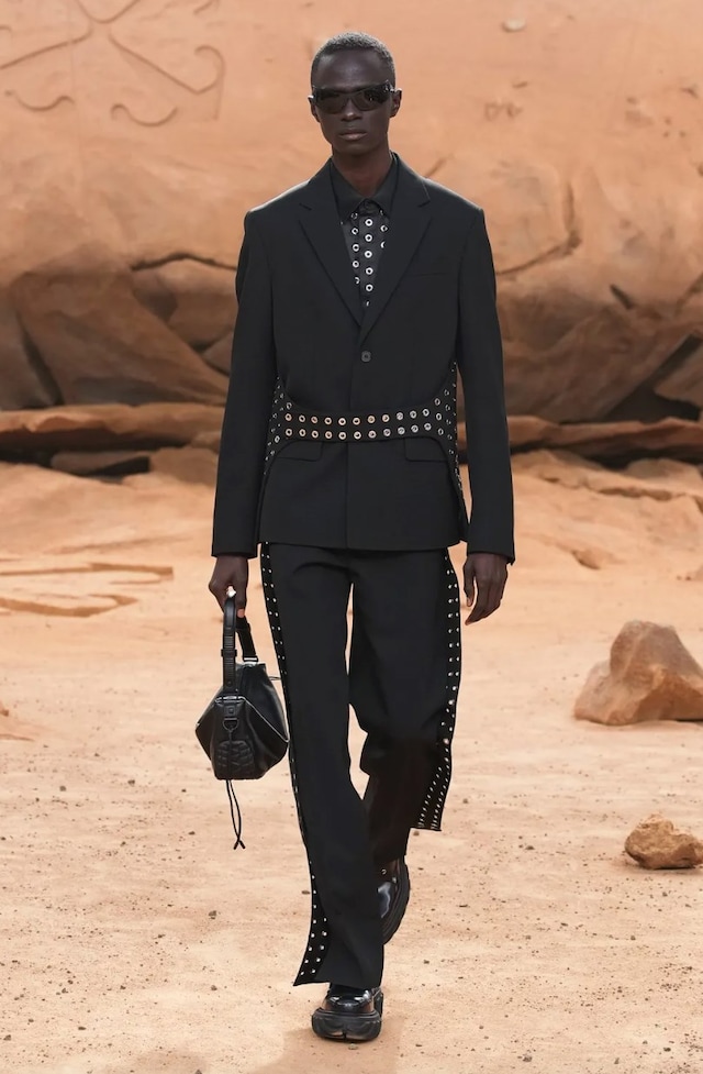 Off-White AW23 28