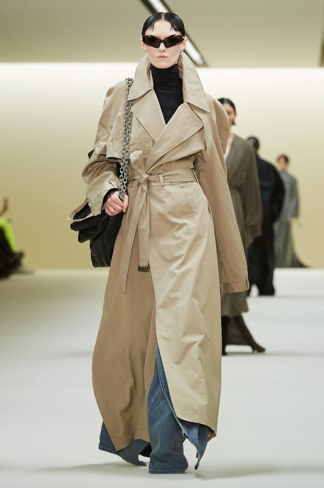 Balenciaga AW23 7