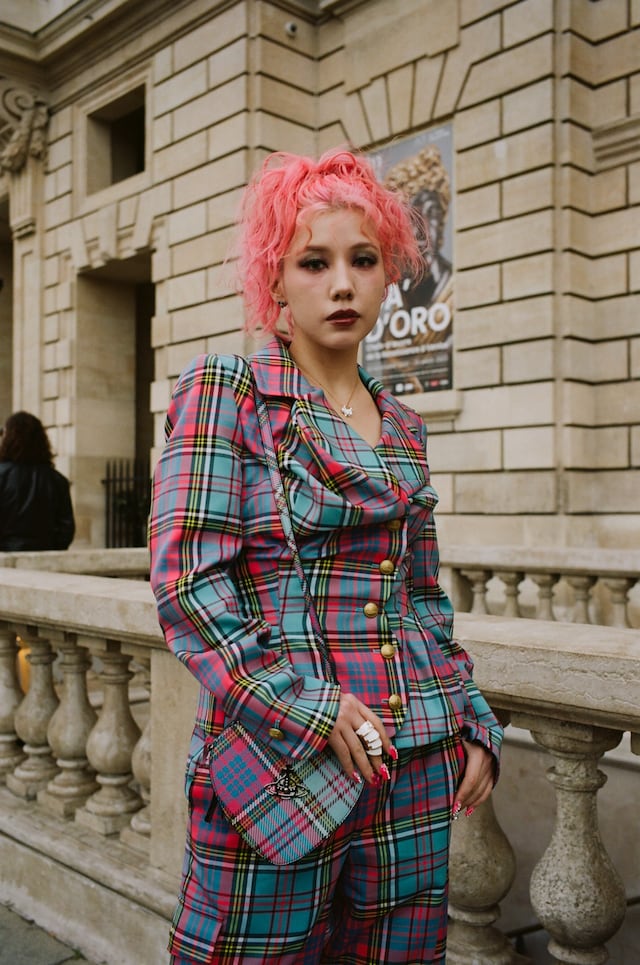 Street style: Paris Fashion Week AW23 36