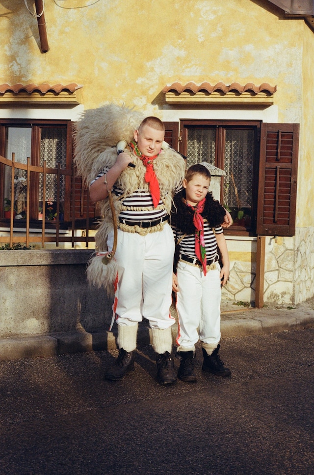 Tom Marshak, Zvončari 9
