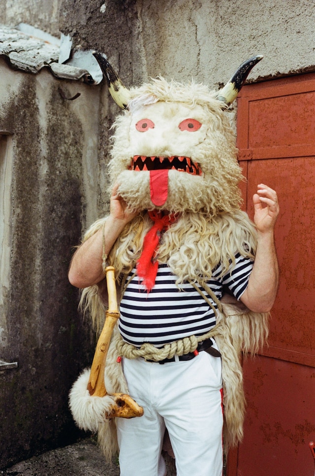 Tom Marshak, Zvončari 13