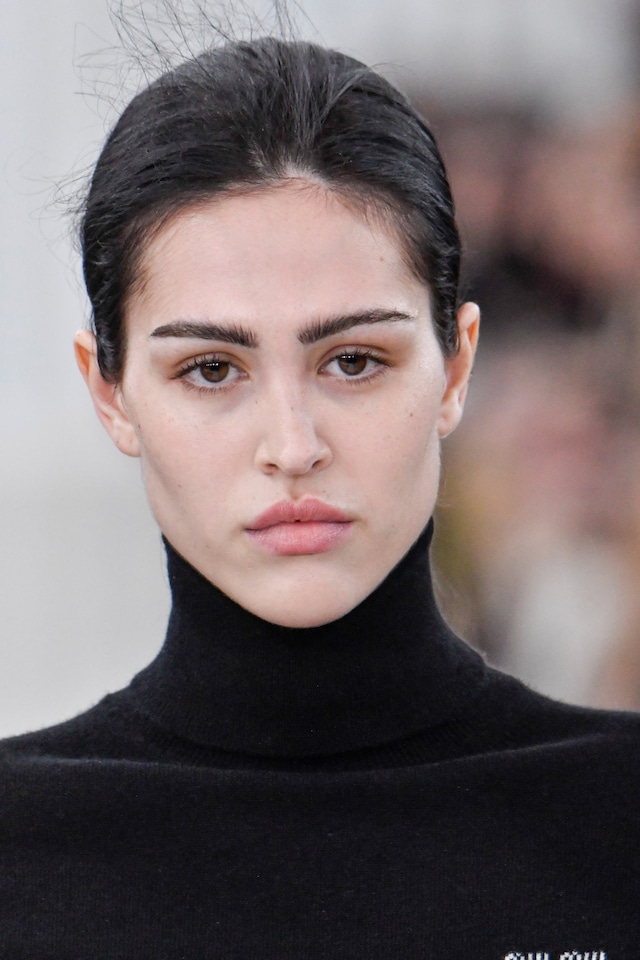 Miu Miu’s AW23 show frizzy hair 0