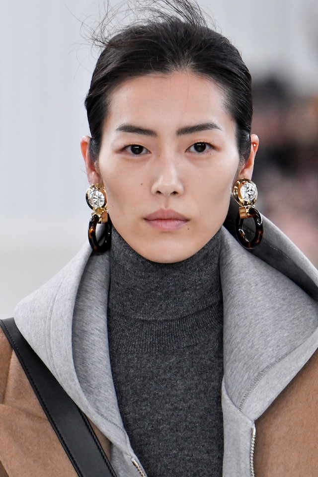 Miu Miu’s AW23 show frizzy hair 5