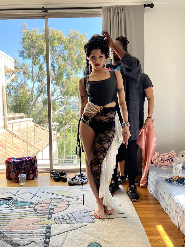 Gabbriette BTS Vivienne Westwood shoot 0