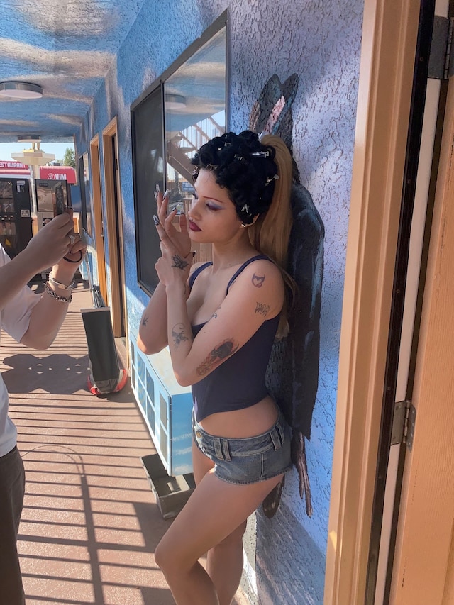 Gabbriette BTS Vivienne Westwood shoot 23