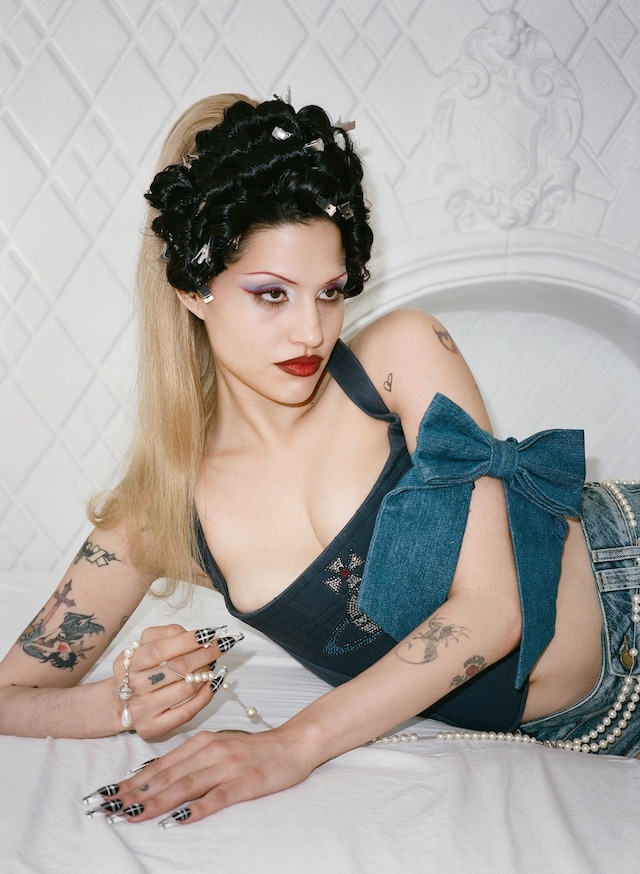 Gabbriette pays tribute to Vivienne Westwood 5