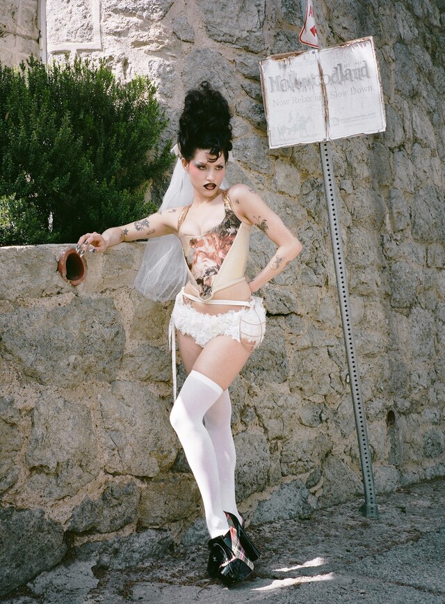 Gabbriette pays tribute to Vivienne Westwood 15