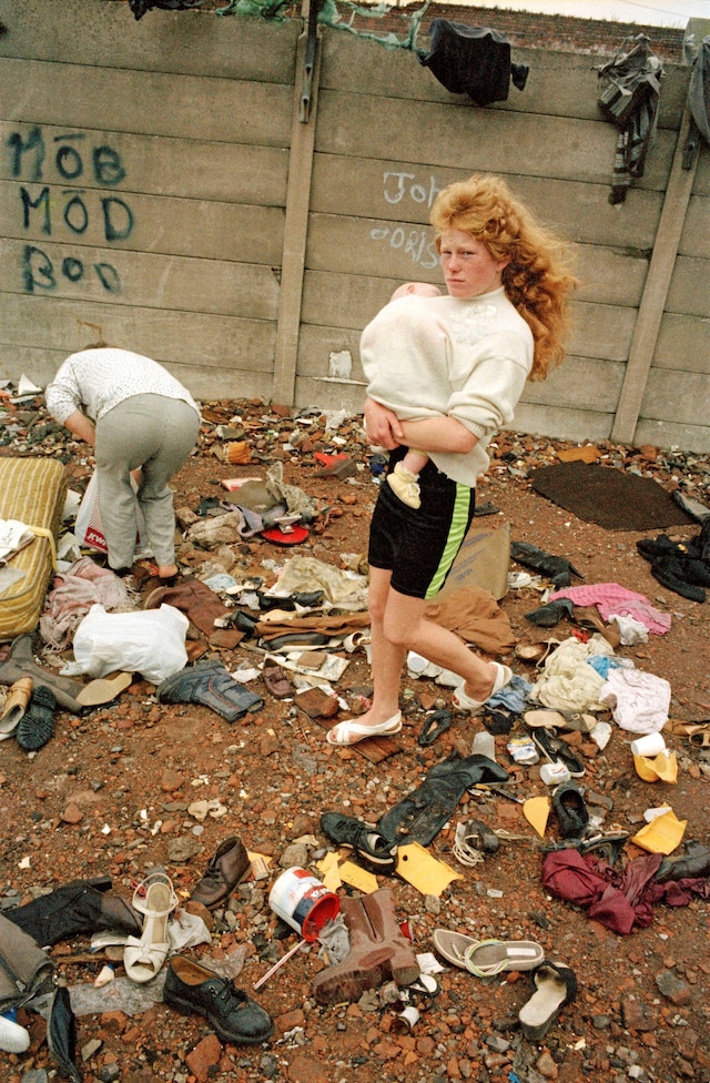 Tom Wood, &quot;Walking through shoes&quot; (1991) 40