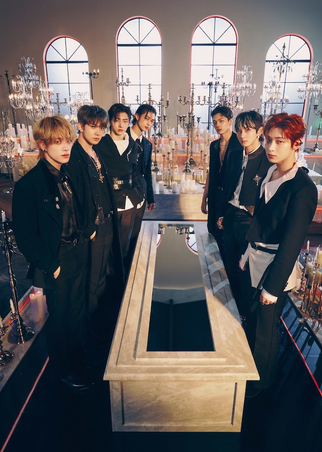Enhypen K-pop band 4