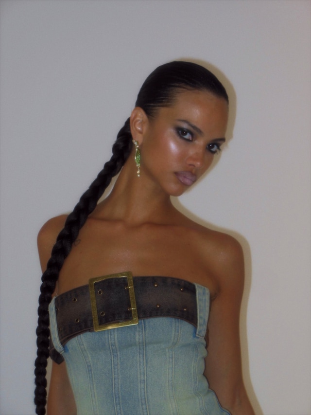Aimee Twist makeup 90s sexy 15