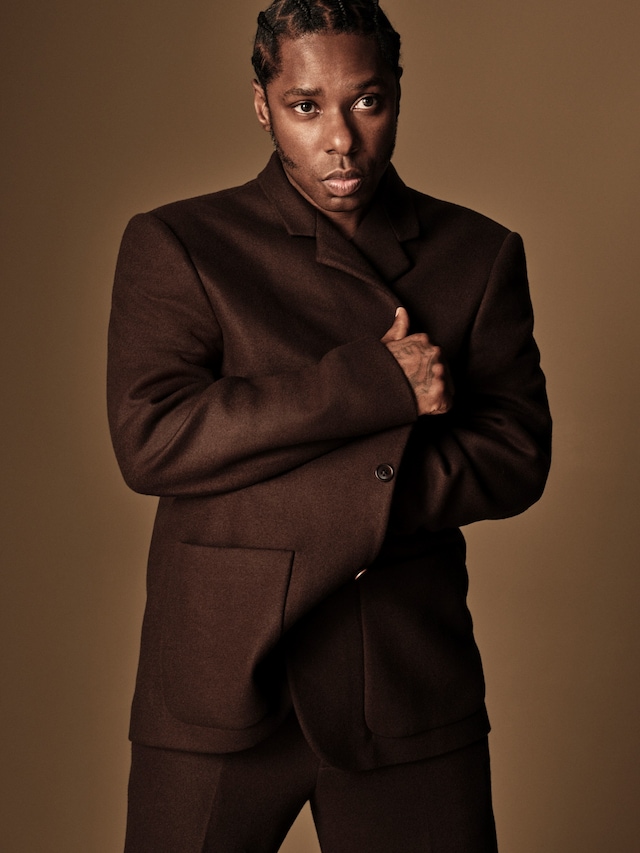 AW23_CAMPAIGN_005_CURTIS HARDING 4