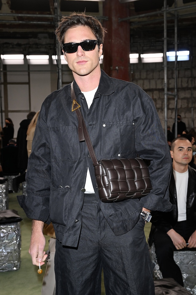 jacob elordi with a bag 2