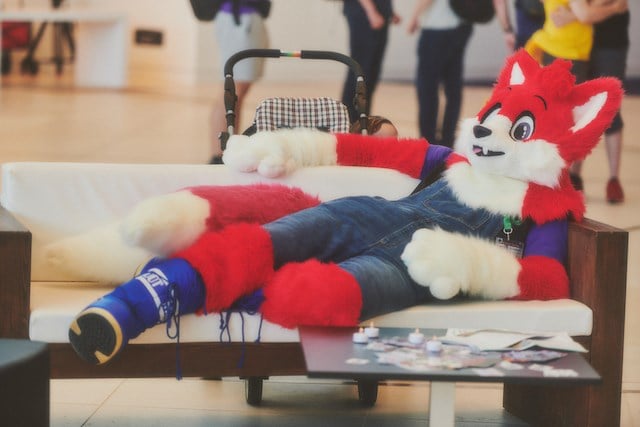 FURRY CONVENTION _ LAURA SCHAEFFER04 (1) 1