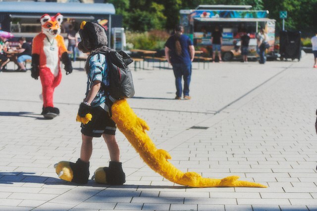 FURRY CONVENTION _ LAURA SCHAEFFER14 12