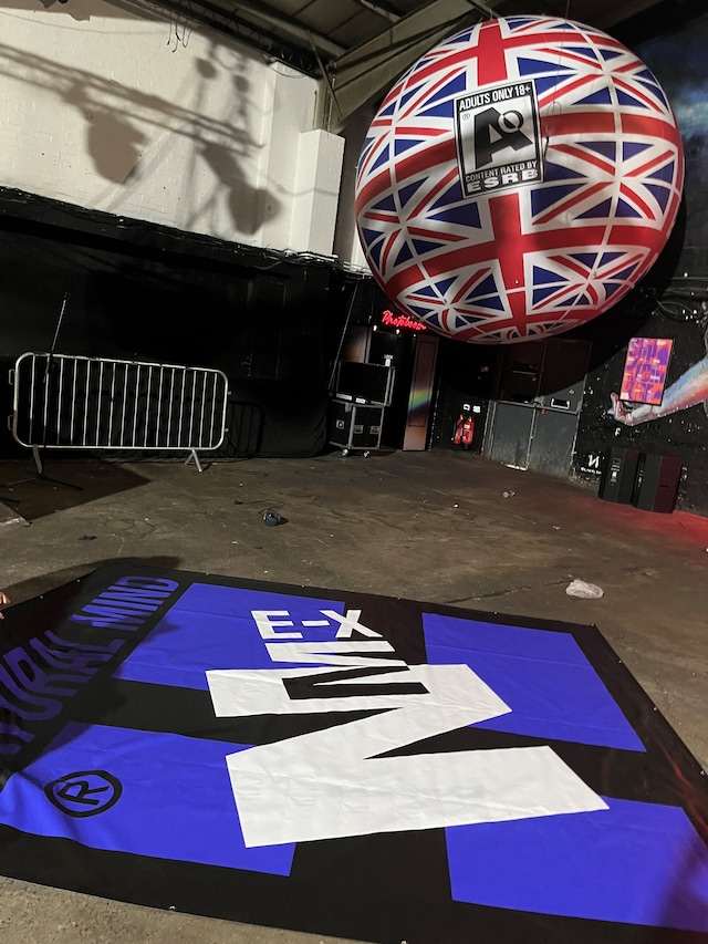 Balloon &amp; Banner 0