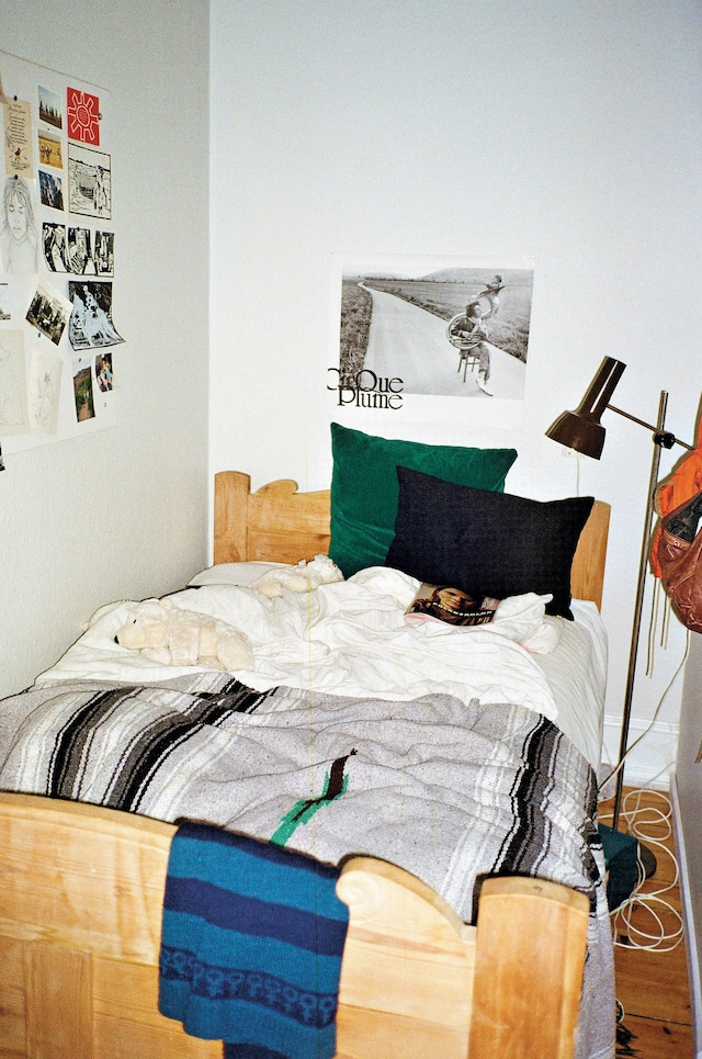 Barbara Marstrand, Still Life of Teenagers 13