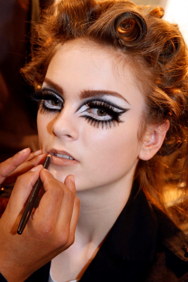 Backstage beauty at Dior over the years 39