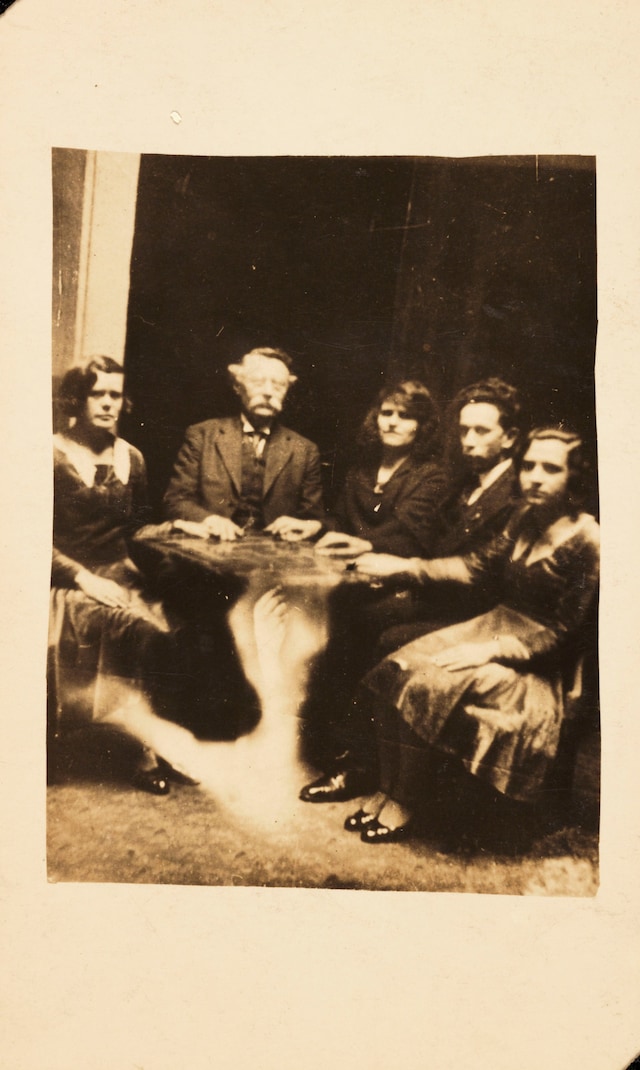 Ghosts in photographs 5